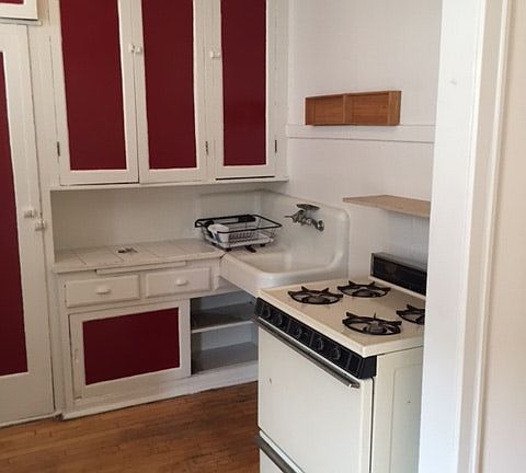 4th image of 4805 1/2 N Hermitage Ave APT 1E