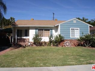 16561 Gilmore St, Van Nuys, CA 91406