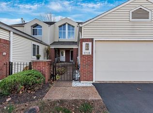 1710 Ridgeview Circle Dr, Ballwin, MO 63021