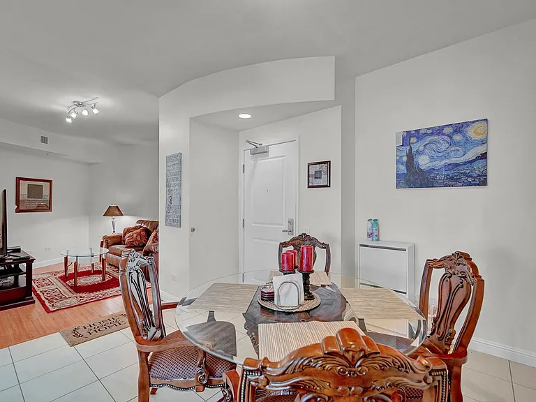 200 W Sahara Ave #811 — Photo 4