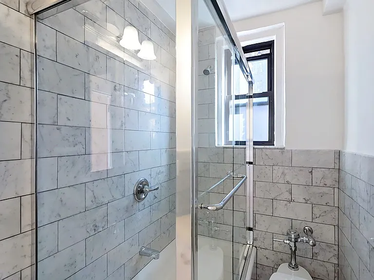 360 E 55th St #8C — Photo 10