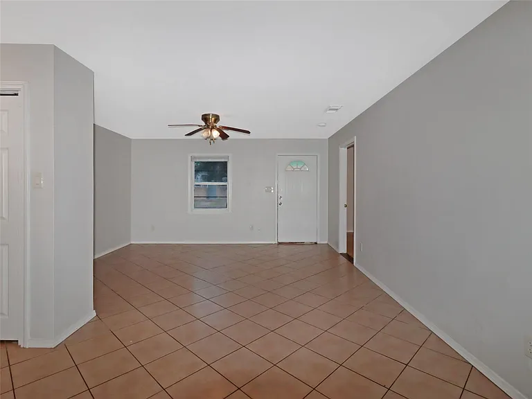 816 16th St — Photo 3