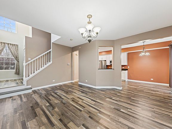 3rd image of 3328 Bromley Ln