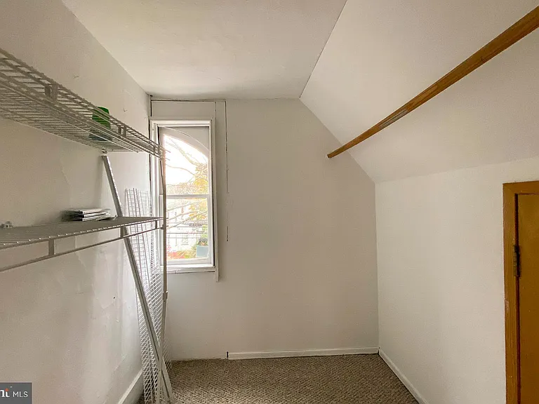 10 Princeton Ave — Photo 16