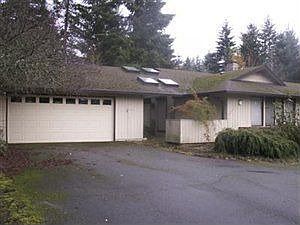 2nd image of 4831 Foxhall Dr NE