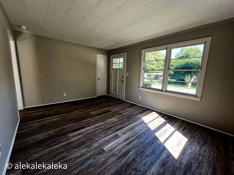 1006 E Devonshire St — Photo 9