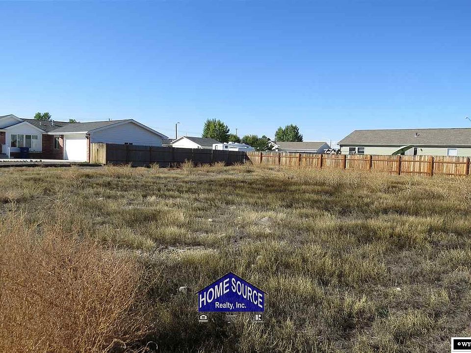 1st image of 814 Tundra Dr