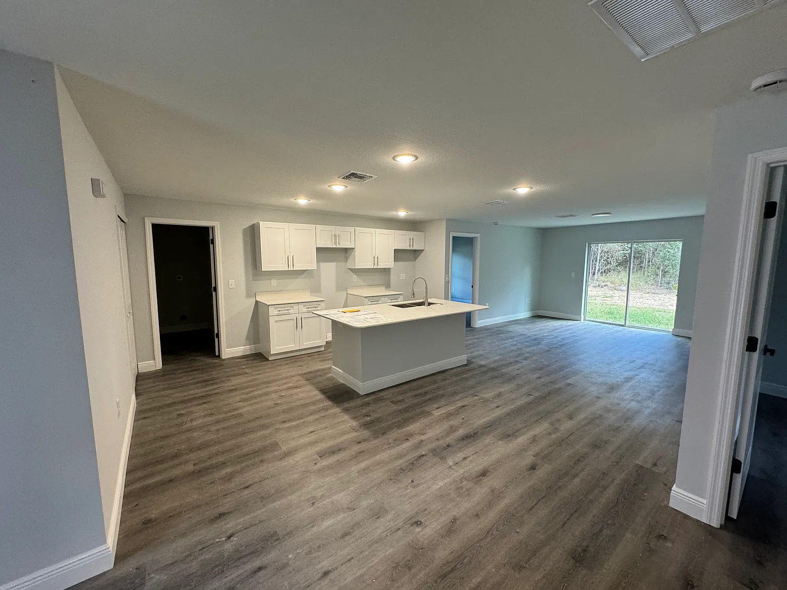 3 bed, 1270 sqft, $1,750 — Photo 4