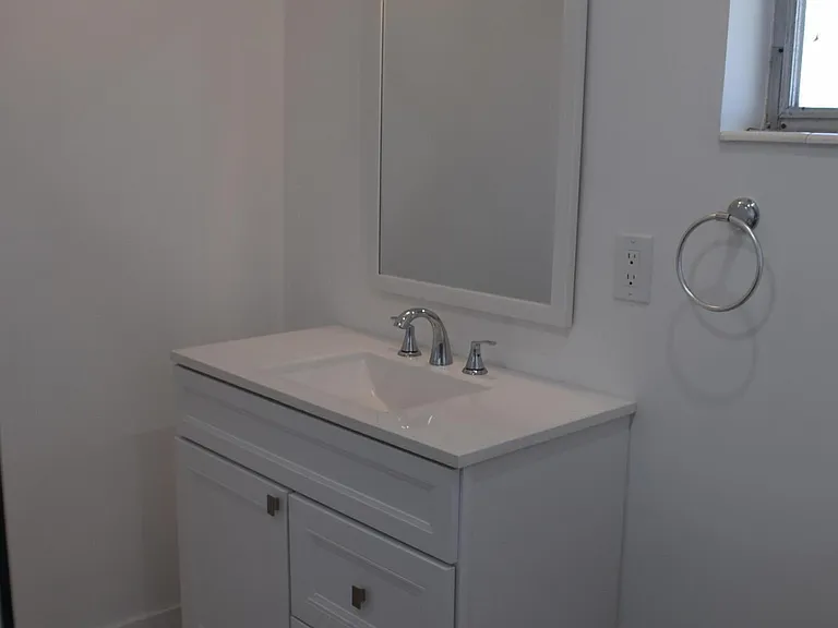 2747 Dudley Dr E #D — Photo 20