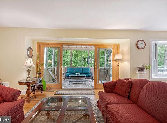 3rd image of 7472 Waters Pl