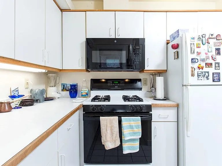 20 Chestnut St #402 — Photo 4