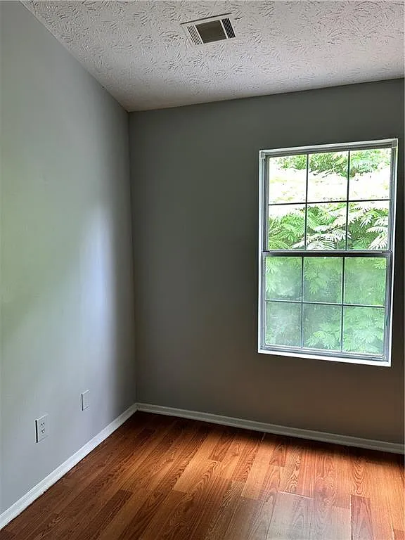 2 bed, 2.0 bath, 1092 sqft, $1,695 — Photo 2