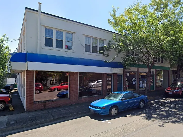421 SE Main St #15 — Photo 1