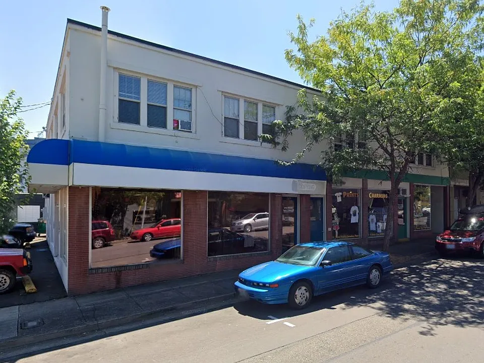 421 SE Main St #15