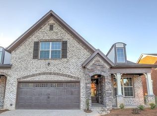 179 Village Cir, Lebanon, TN 37087