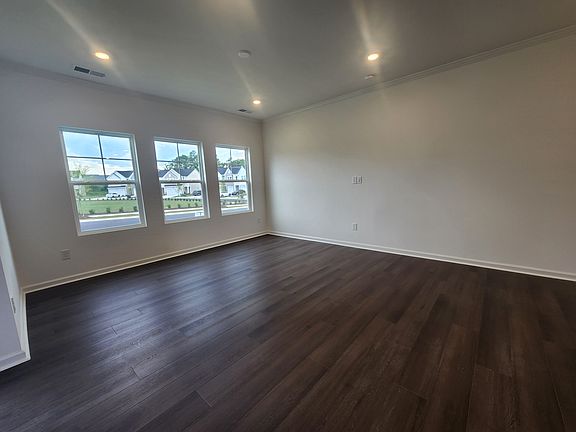 5th image of 284 Marelli Dr