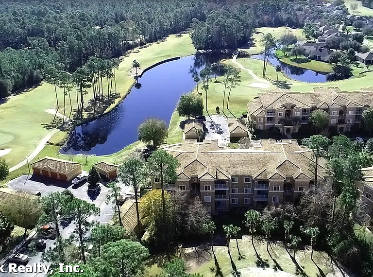 535 Florida Club Blvd #301 — Photo 4