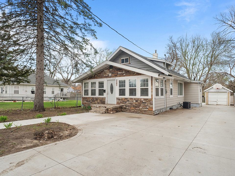1st image of 1727 Mondamin Ave