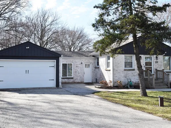 15565 Carpenter ROAD, Brookfield, WI 53005
