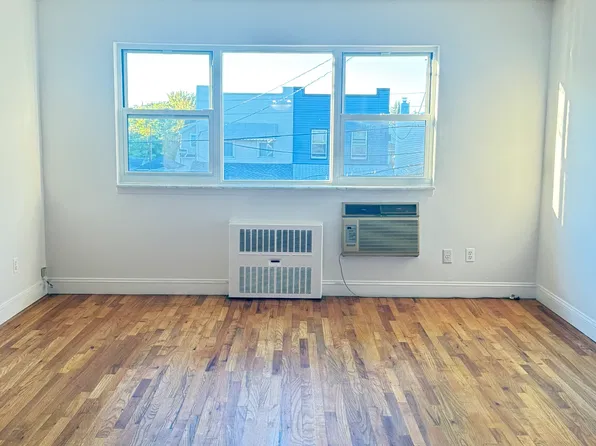 69-16 62nd Ave Floor 2, Middle Village, NY 11379