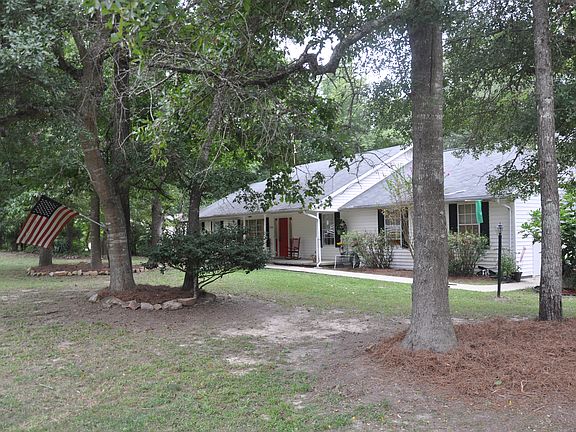 Quiet 4 acre property