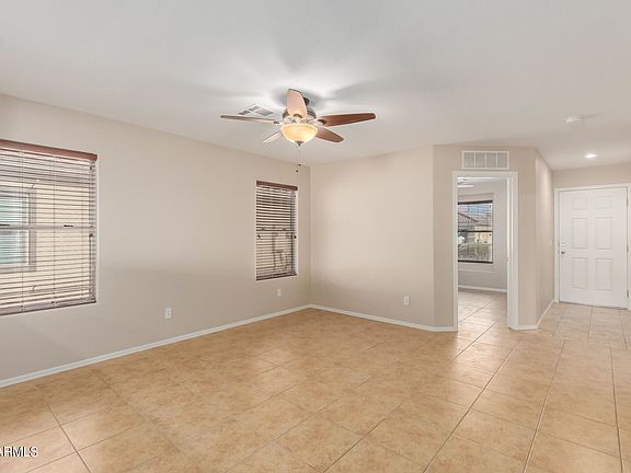 4th image of 40098 W Bonneau St