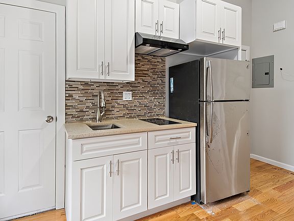 5th image of 718 Union Ave #3