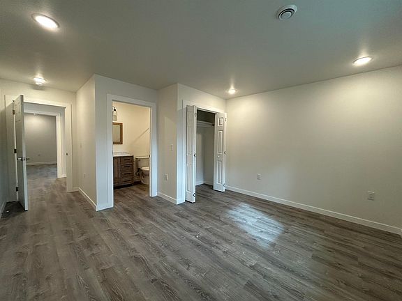 5th image of 2652 Roseanne Ct