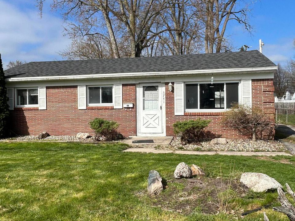 1st image of 5741 Clover Ln