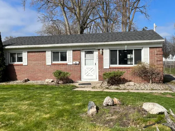 5741 Clover Ln, Toledo, OH 43623