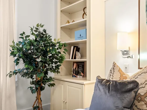 850 Park Avenue image 7 of 11