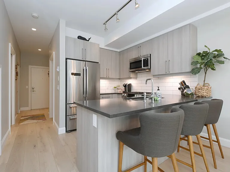 595 Pandora Ave #404 — Photo 7