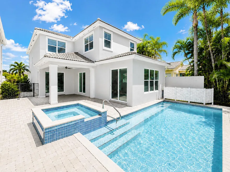 207 Isle Verde Way
