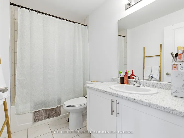 460 Dundas St E #221 — Photo 12