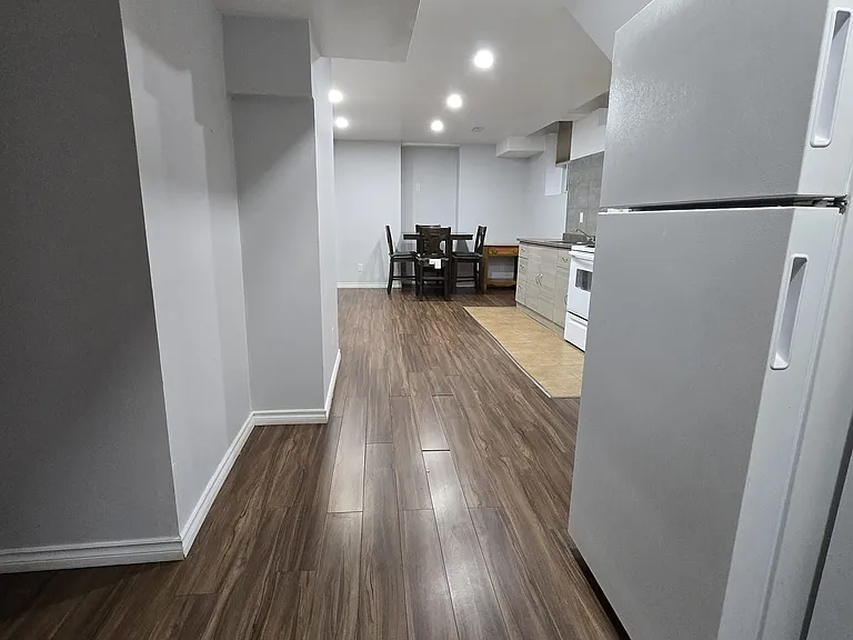 21 Chalkfarm Cres #BASEMENT — Photo 8