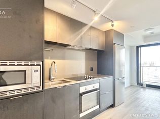 1 Jarvis St #528, Hamilton, ON L8R 3J2