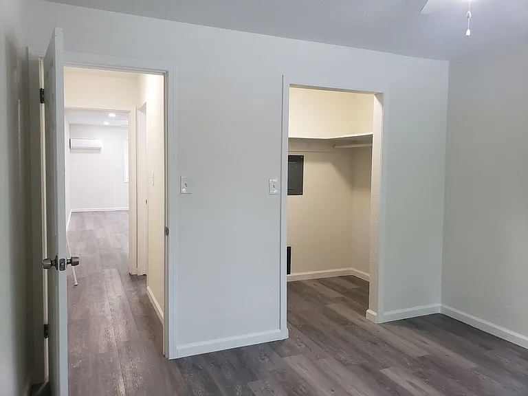 7800-7820 Brentwood Drive — Photo 7