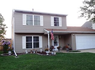 870 Shady Ln, Aurora, IL 60506