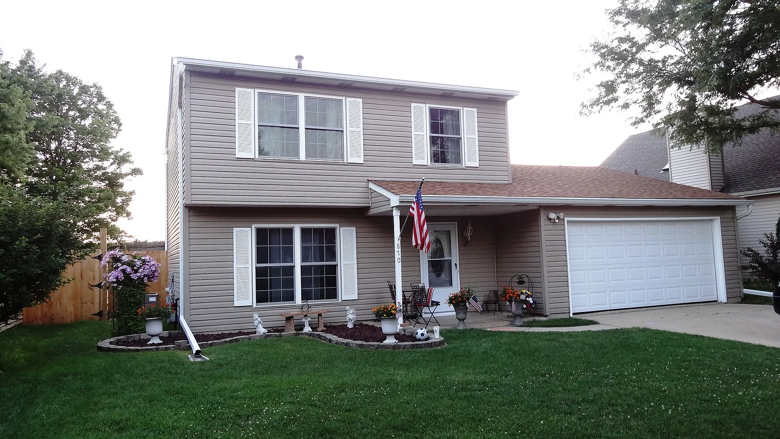870 Shady Ln photo 1