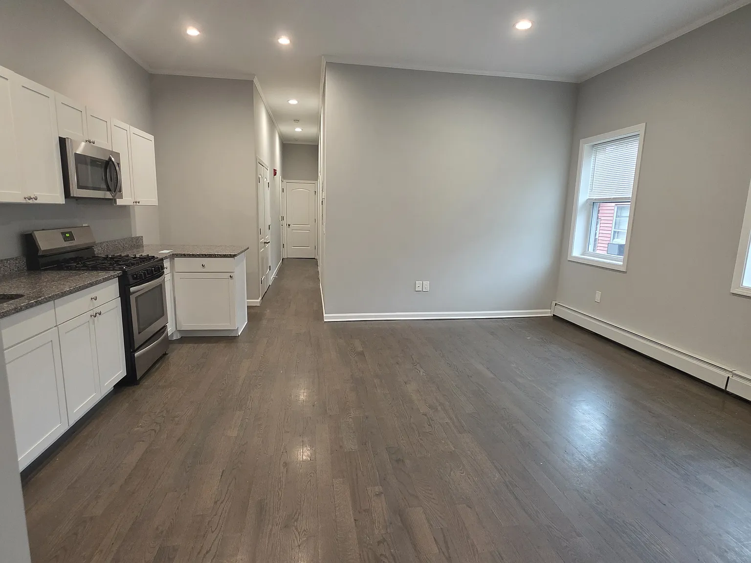 3 bed, $2,100 — Photo 2