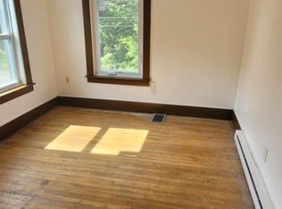 526 Crescent St #3B, Athol, MA 01331
