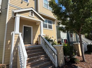 621 Summer Ln, Richmond, CA 94806