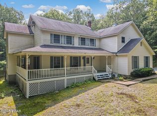 102 Old Farm Rd, Milford, PA 18337