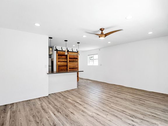 5th image of 12009 Cedar Ave #B