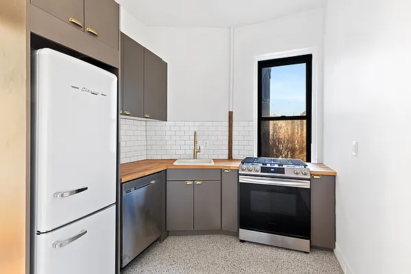 Rented by Compass | media 9