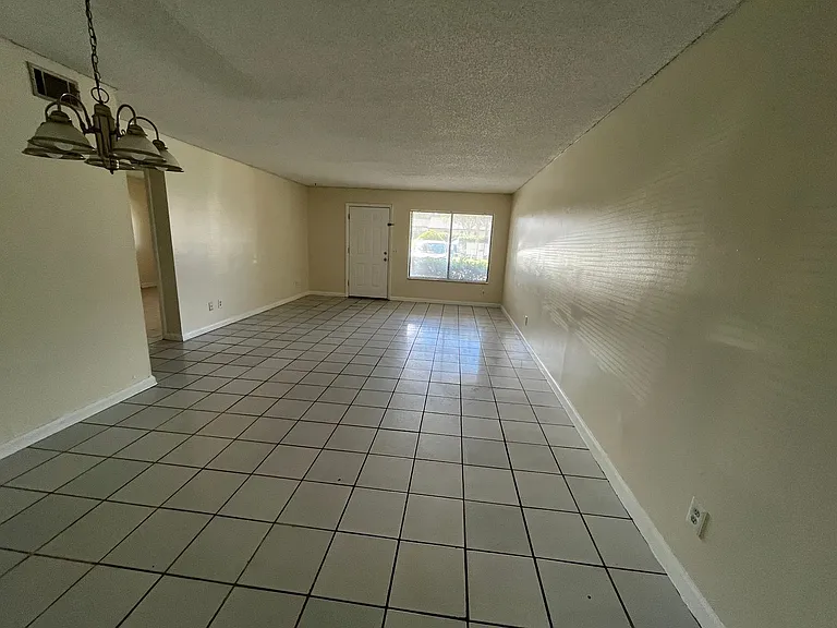 605 Northlake Blvd #48 — Photo 6
