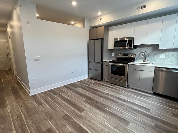 4th image of 3843 Wallace St #4C