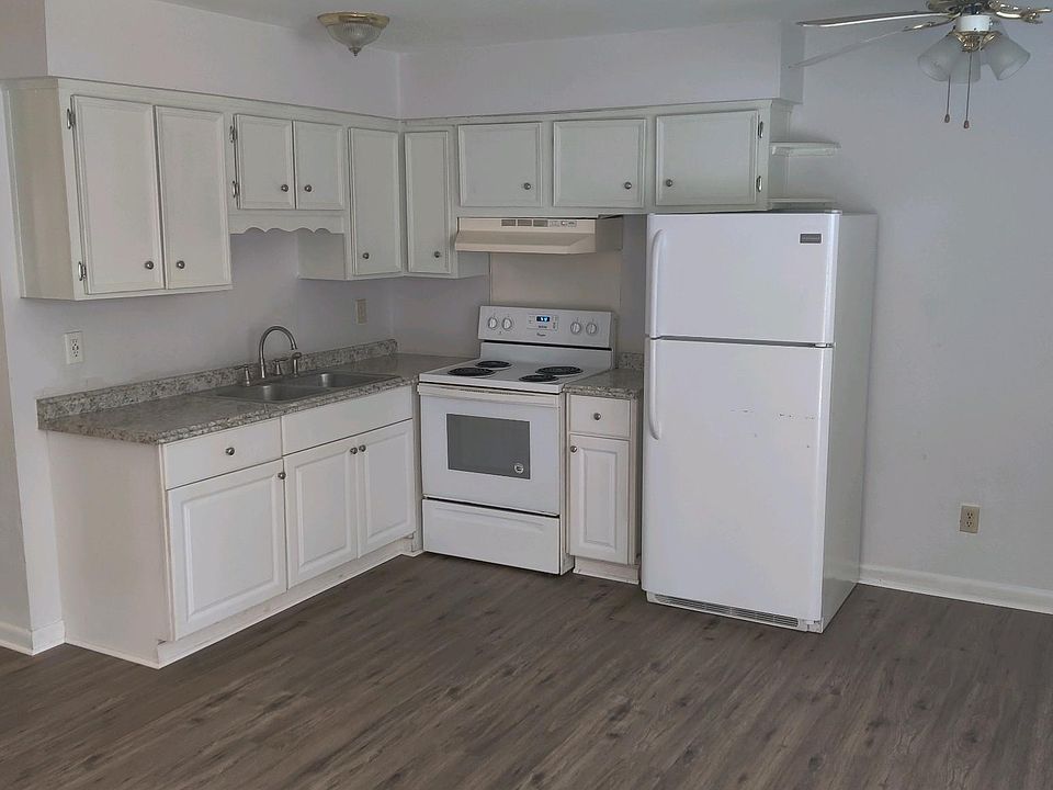 1st image of 405 Ashlawn Dr