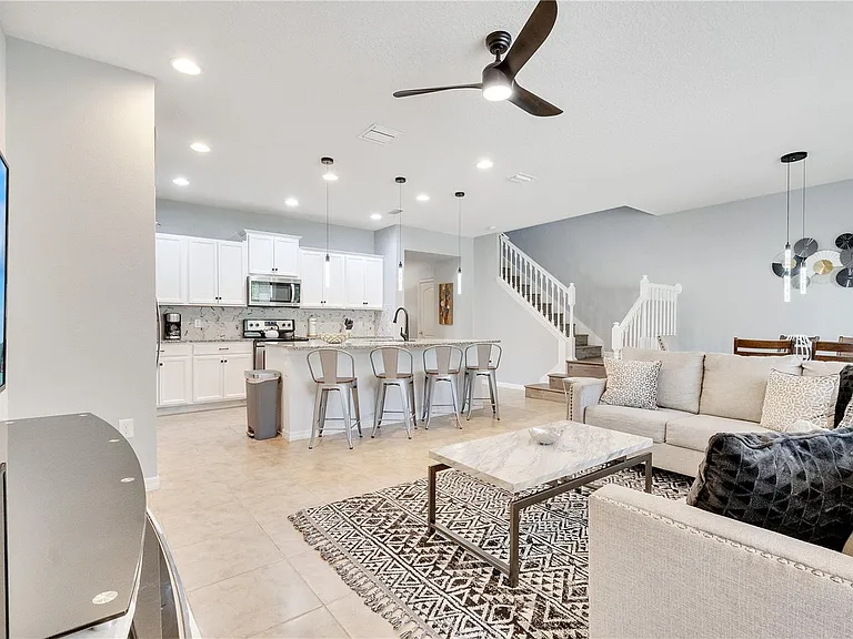 8827 Geneve Ct — Photo 24