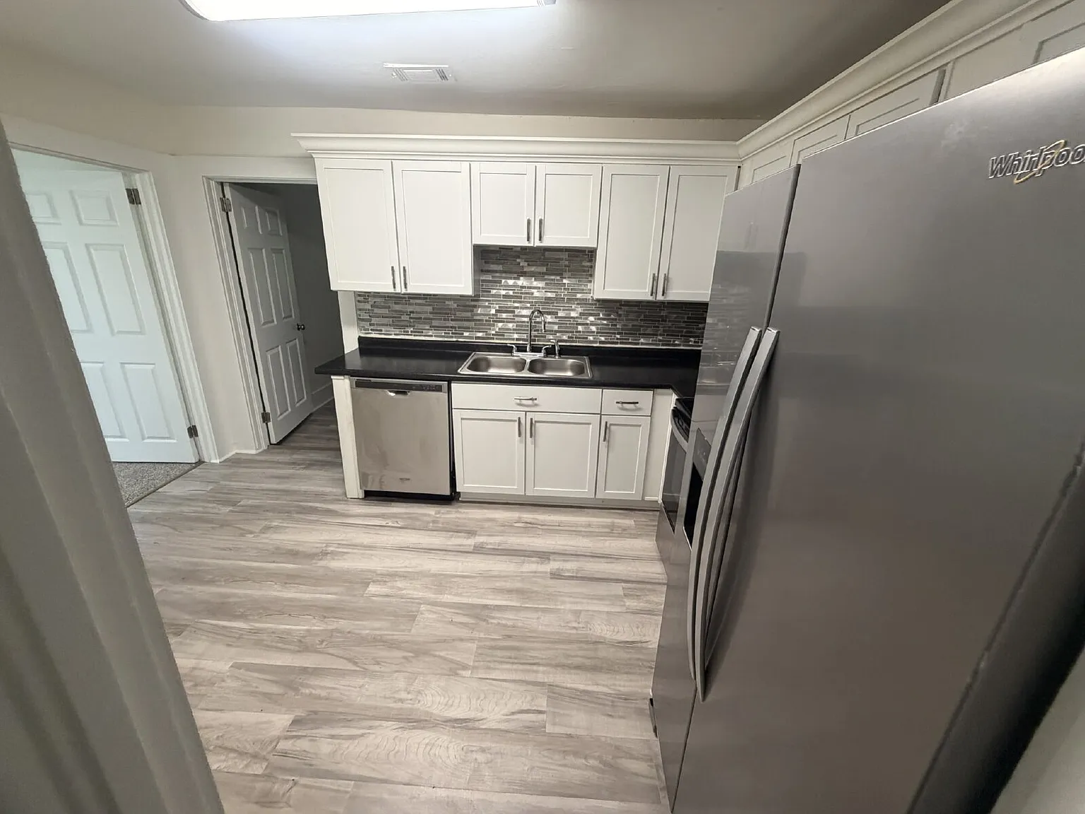 4 bed, 2.0 bath, 1526 sqft, $1,800 — Photo 4